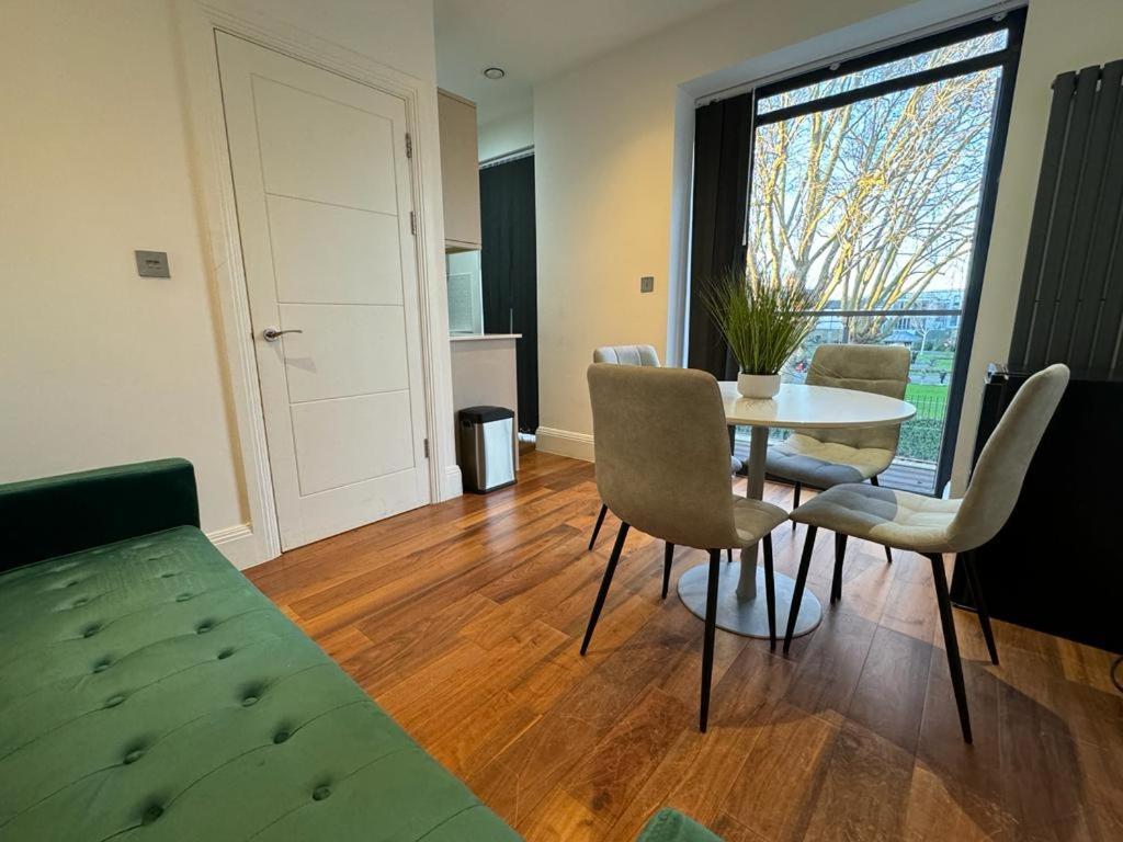 Case de vacanță 2 Bed 2 Bath Balcony View Wimbledon Tennis *