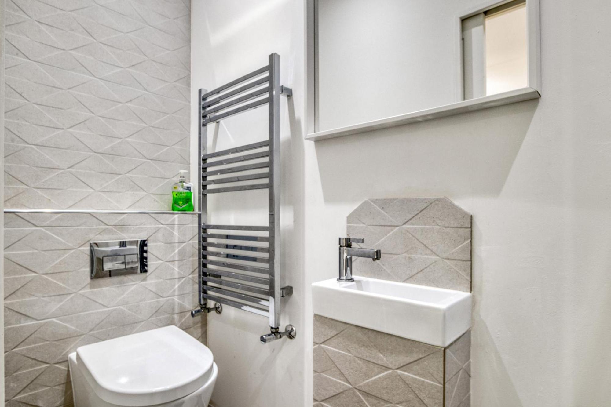 2 Bed 2 Bath Balcony View Wimbledon Tennis * Londra