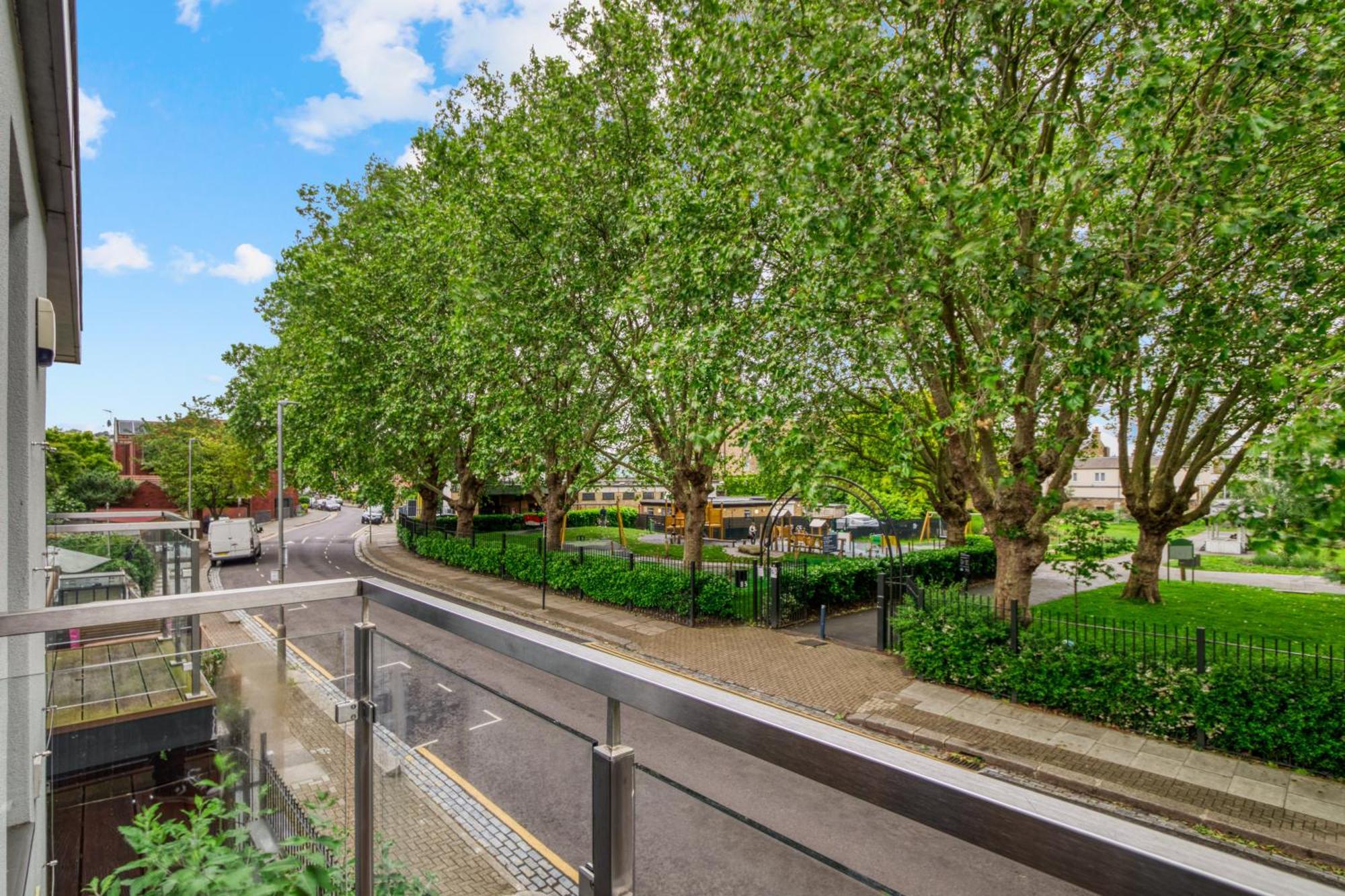 2 Bed 2 Bath Balcony View Wimbledon Tennis Case de vacanță *
